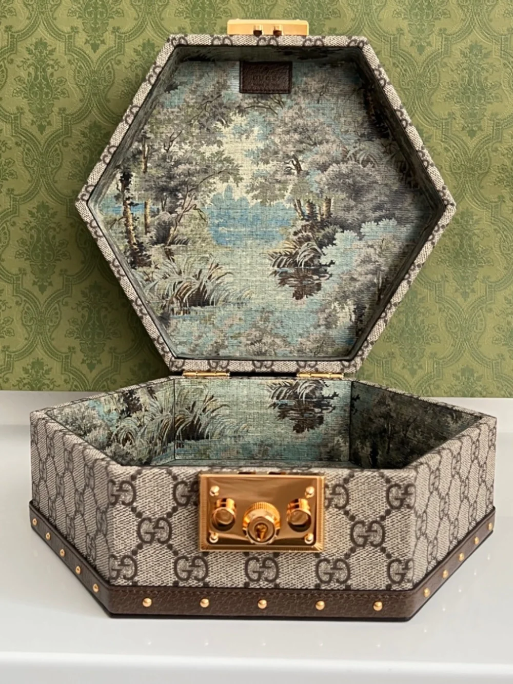 Gucci Women's Bag Rigid Jewelry Accessory Case Beaty Box GG Canvas Gold Lock Key